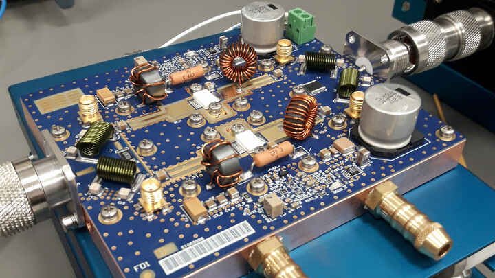 E-Reon Amplifier produziert auf Essemtec Fox